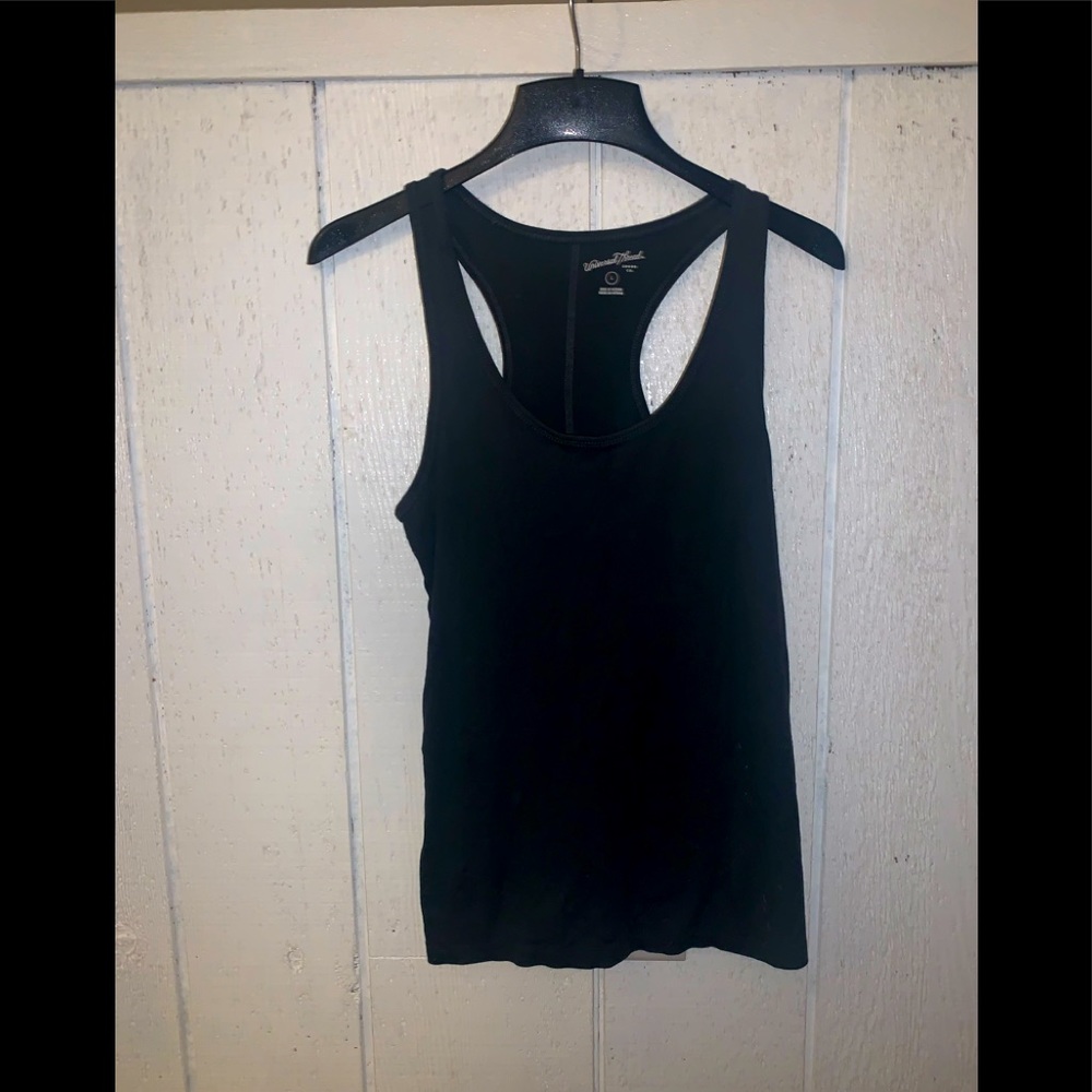 Size Large Universal Thread scoop neck tank